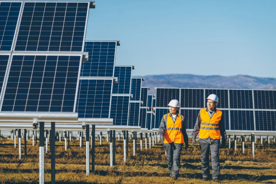 The Economic Benefits of Solar EPC Projects for USA Businesses
